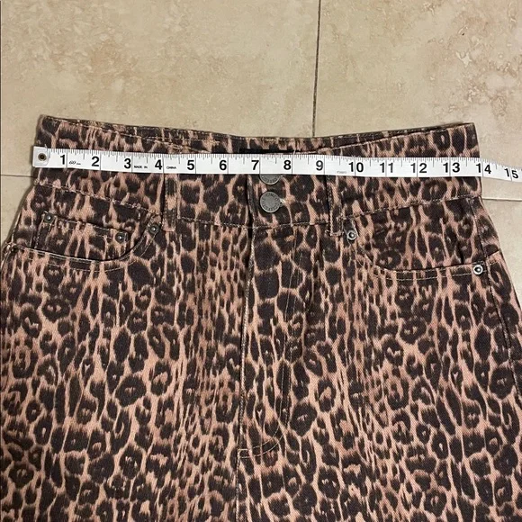 Reiterate Brown Leopard Print Wide-Leg Jeans
Size Small - Picture 9 of 9